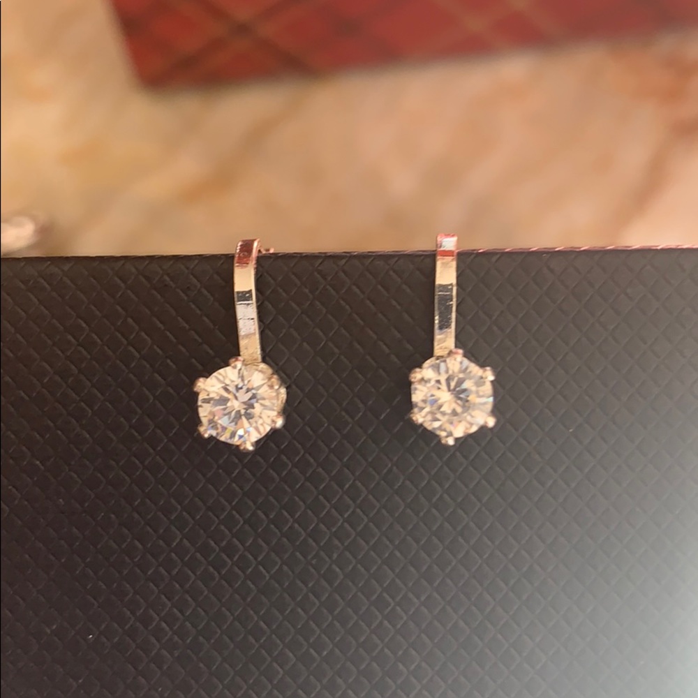 Clip zirconia delicate earrings. New without tags